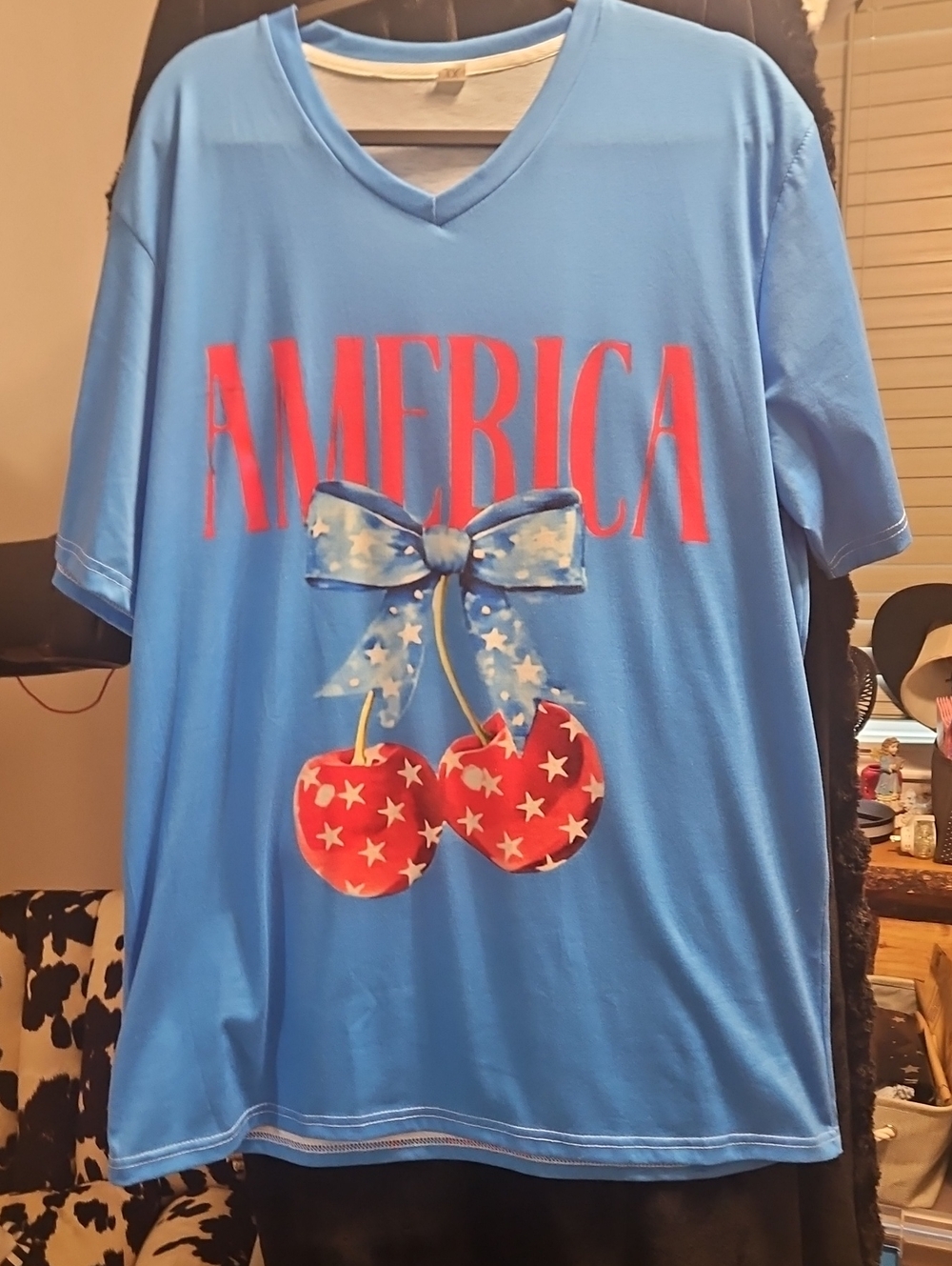 America Graphic V-Neck Tee - Blue